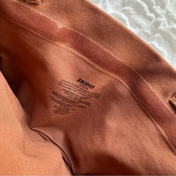 🤎 SKIMS NWOT High-Waisted Shapewear Thong – Jasper – Size Small - Picture 6 of 7